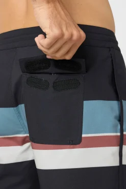 Mid Length^O'Neill Cruzer Stripe Scallop 18