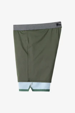 Shorts^O'Neill Perform Light Lined Elastic Waist 17