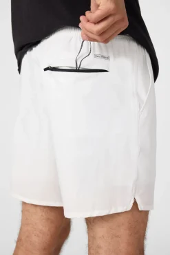 Shorts^O'Neill Perform Light Lined Elastic Waist 17