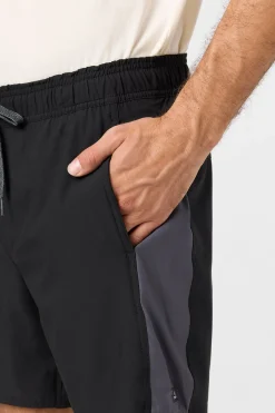Shorts^O'Neill Perform Light Tech Panel Lined Elastic Waist 17