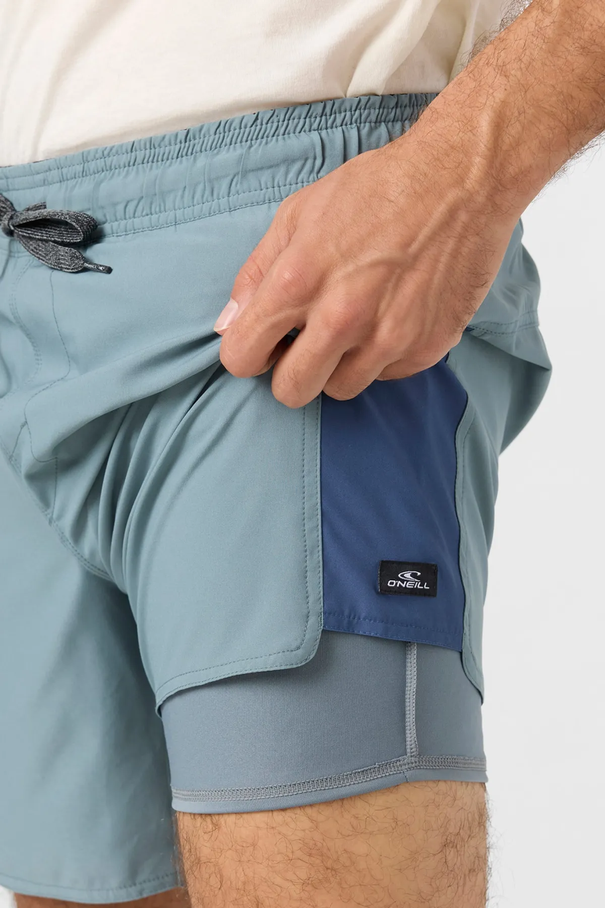 Shorts^O'Neill Perform Light Tech Panel Lined Elastic Waist 17" Hybrid Shorts - | trooper