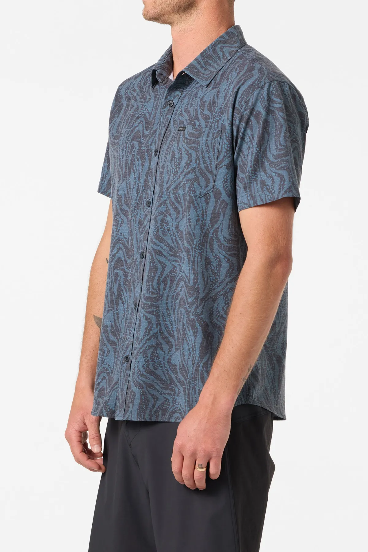 New Arrivals^O'Neill TRVLR UPF Traverse Standard Fit Shirt dark shadow