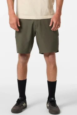 Shorts^O'Neill Utility Scallop Hybrid 18" Hybrid Shorts - | army